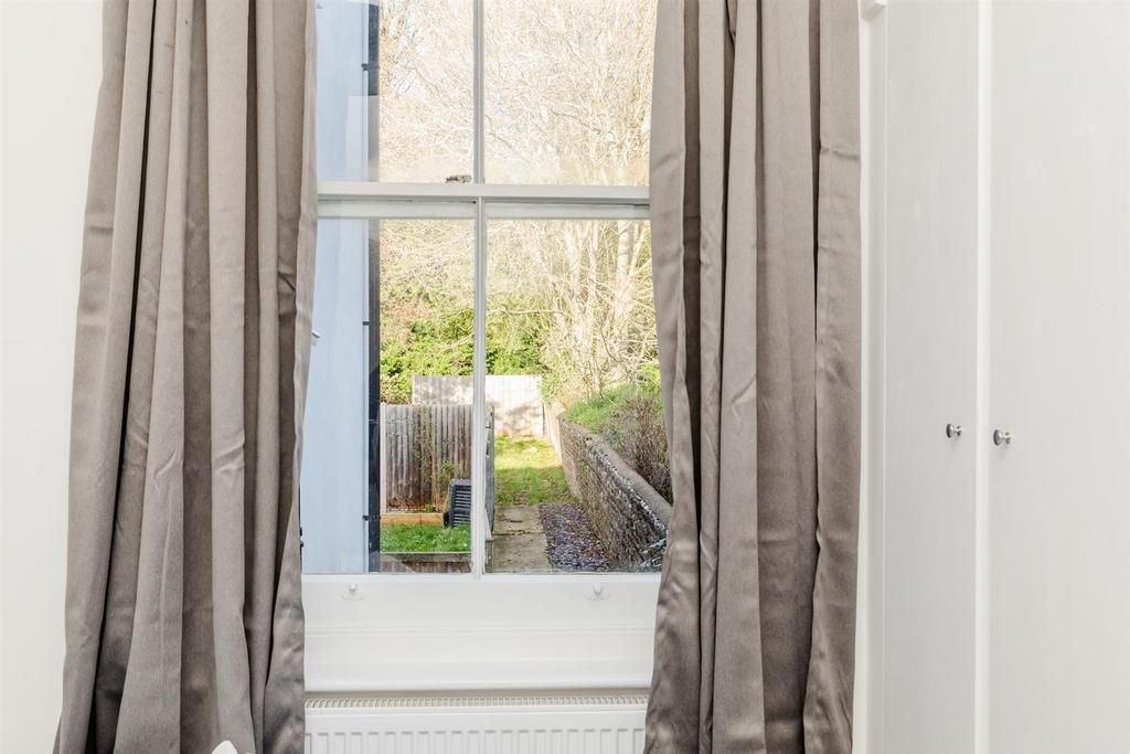Ditchling Rise, 93, Middle Flat-4.JPG