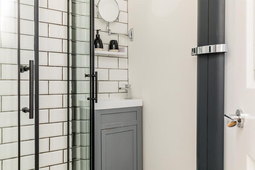 Ditchling Rise, 93, Middle Flat-19.JPG