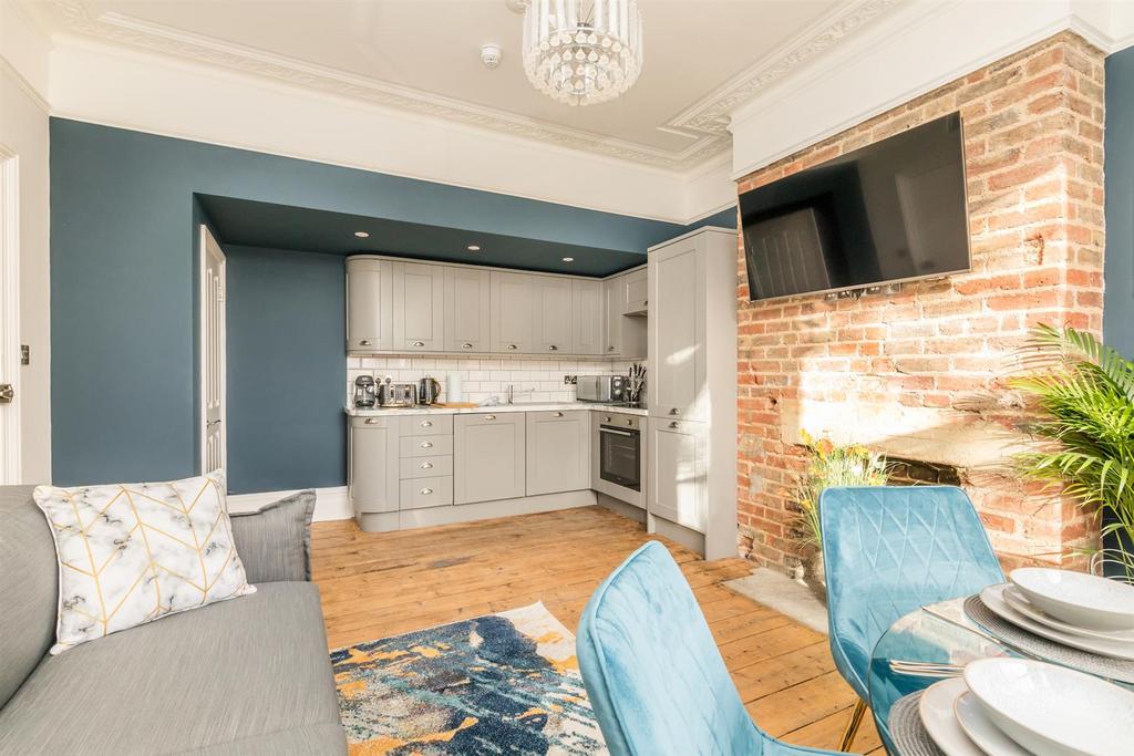Ditchling Rise, 93, Middle Flat-42.JPG