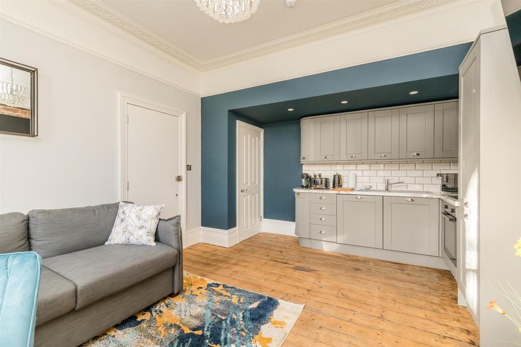 Ditchling Rise, 93, Middle Flat-40.JPG