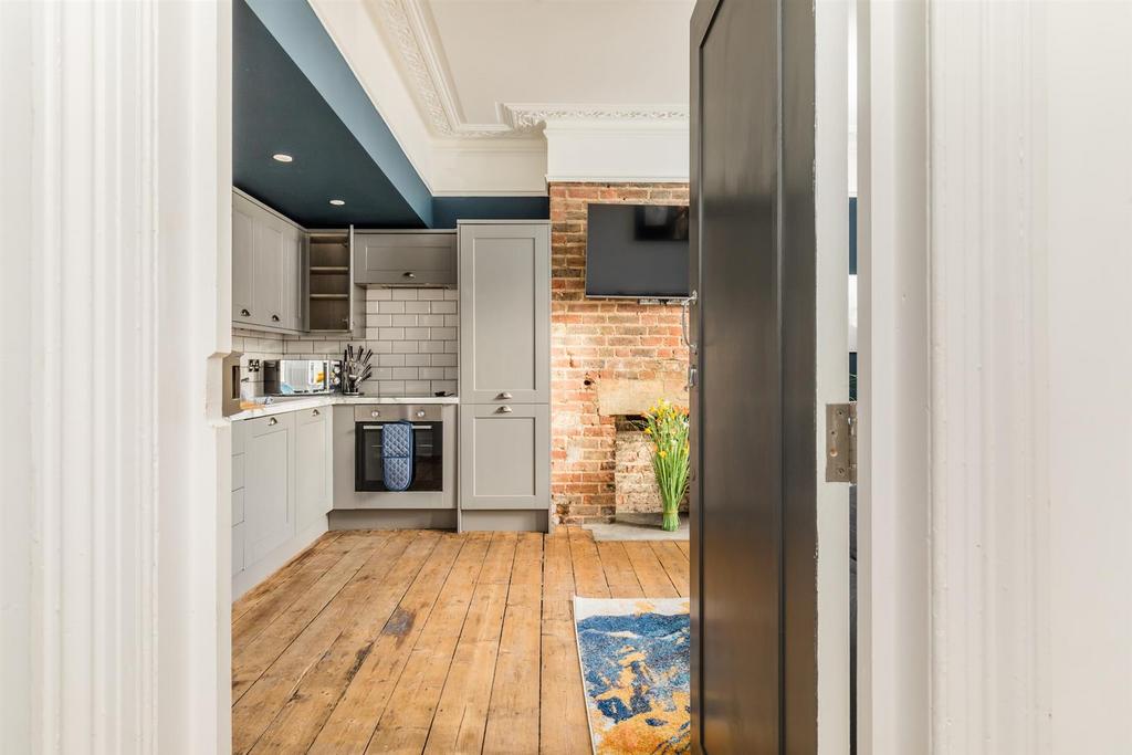 Ditchling Rise, 93, Middle Flat-57.JPG