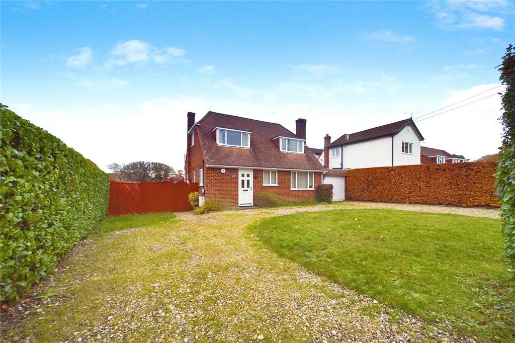 School Lane, Burghfield Common, Reading, RG7 3 bed detached house to