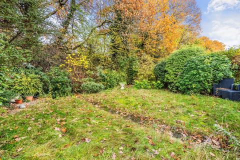 207 Ardrossan Gardens, Worcester Park, KT4 7AZ