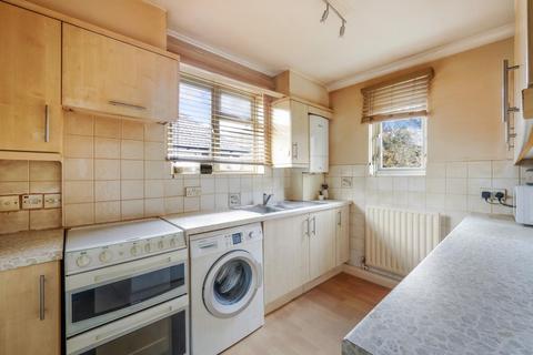 207 Ardrossan Gardens, Worcester Park, KT4 7AZ