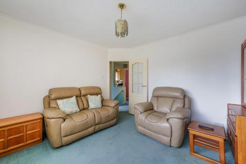 207 Ardrossan Gardens, Worcester Park, KT4 7AZ