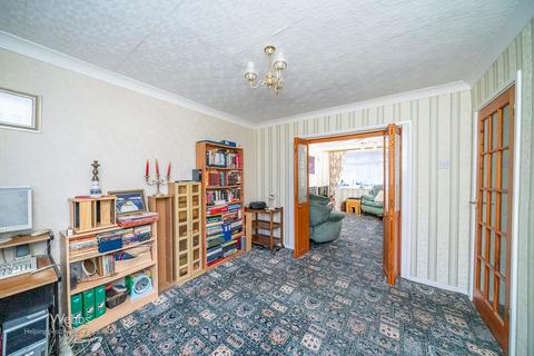 3 bedroom semi-detached house for sale - Coppice Close, Cheslyn Hay, Walsall WS6