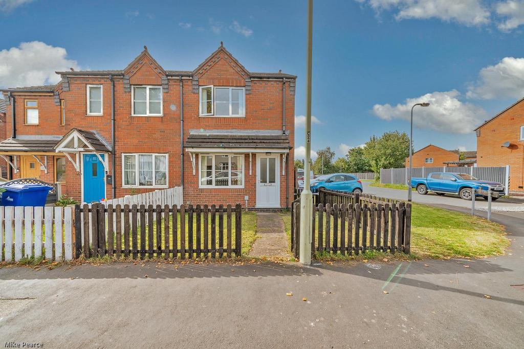 Belt Road, Cannock WS12 2 bed semidetached house £165,000