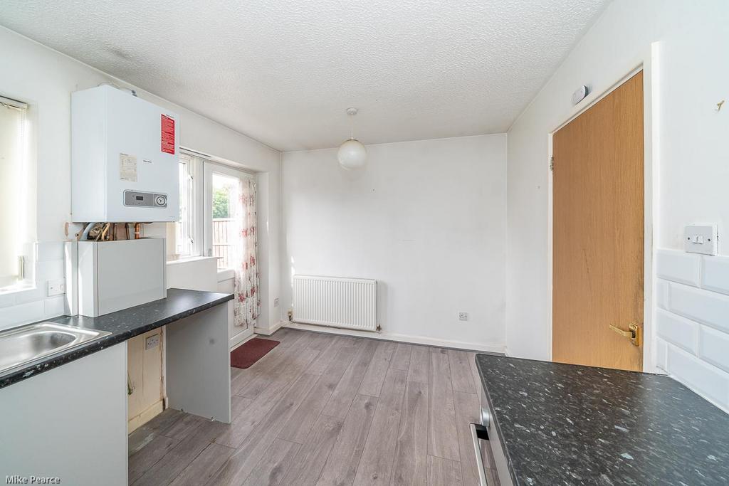 Belt Road, Cannock WS12 2 bed semidetached house £165,000