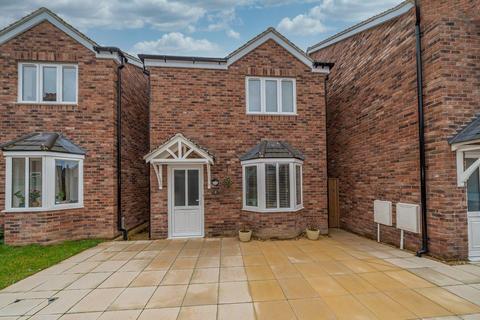 3 bedroom detached house for sale, Enstone Close, Cannock WS12