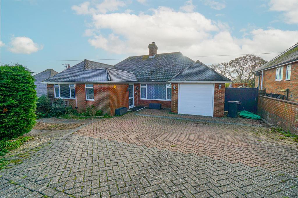 Meadow Way, Fairlight 3 bed detached bungalow for sale £550,000