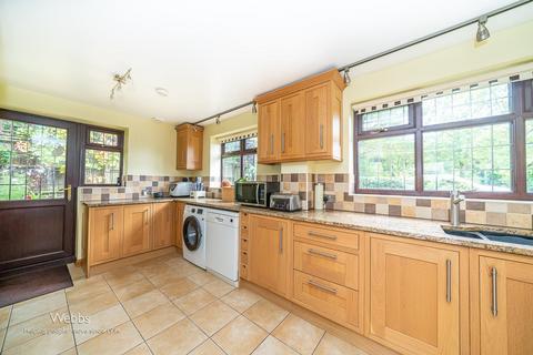 23 Hoylake Close, Walsall, WS3 3XJ