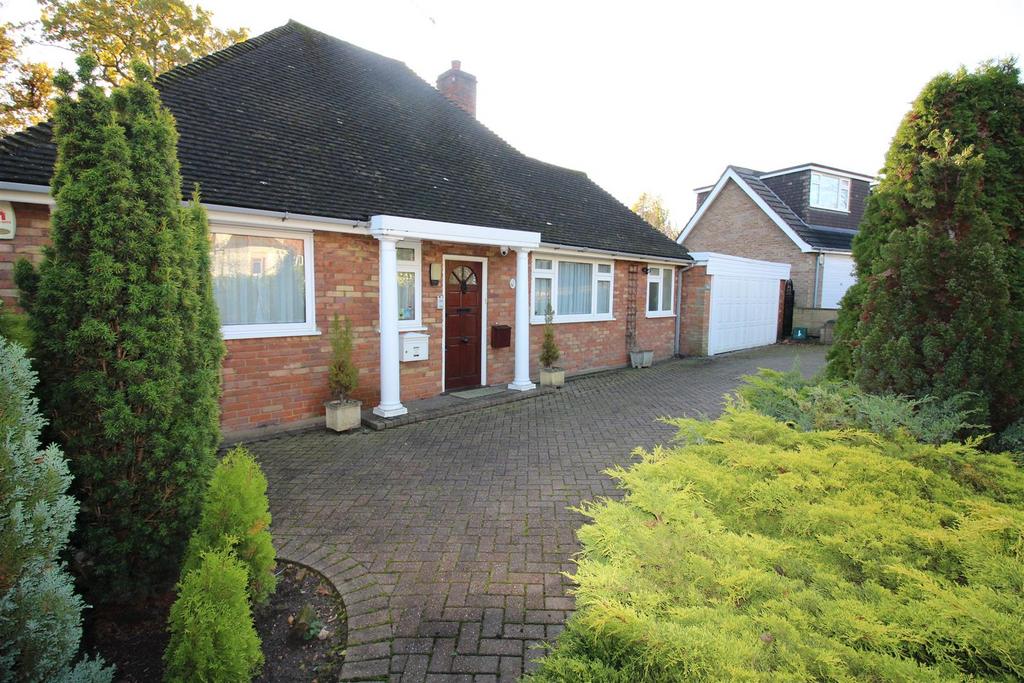 Shadbolt Close, Worcester Park 3 bed house for sale £800,000