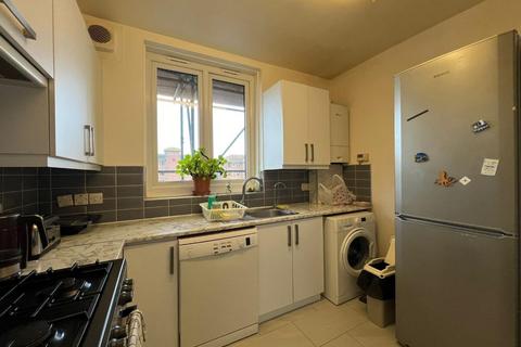 3 bedroom property to rent, Fawcett Eastate, Clapton Common, London