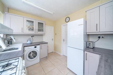 72 Irvine Road, Bloxwich, Walsall, WS3 2EA