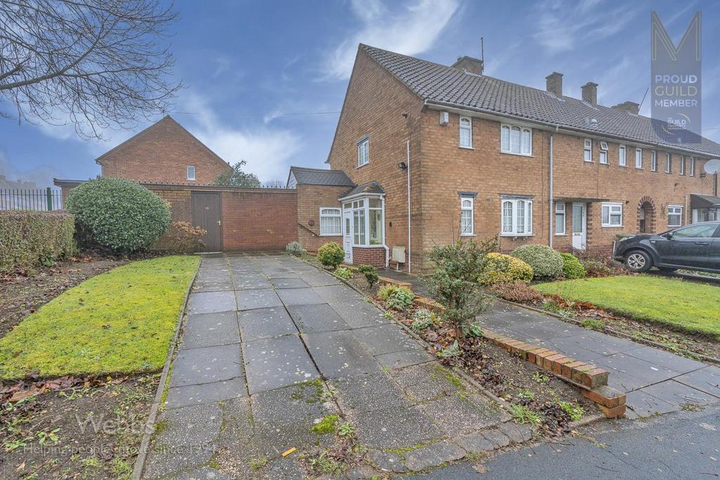 Field Road, Bloxwich, Walsall WS3 2 bed end of terrace house £180,000