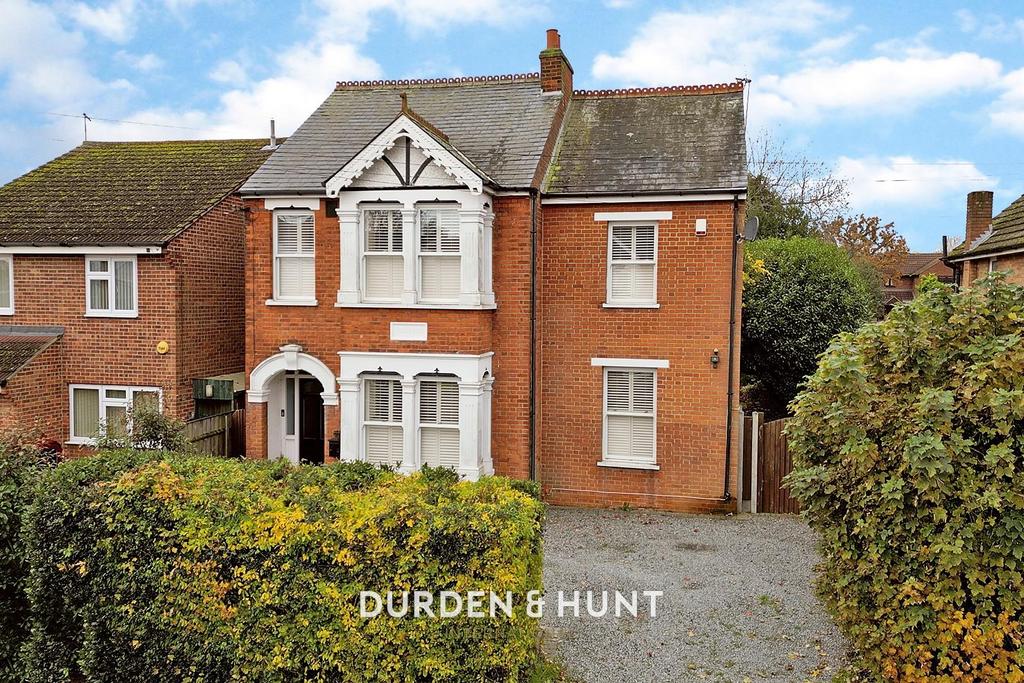 King Road, Pilgrims Hatch... 4 bed detached house for sale £