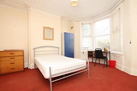 5 bedroom house to rent - Court Road, Bristol BS7