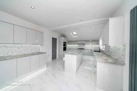 154 Lichfield Road, Bloxwich, Walsall, WS3 3BJ