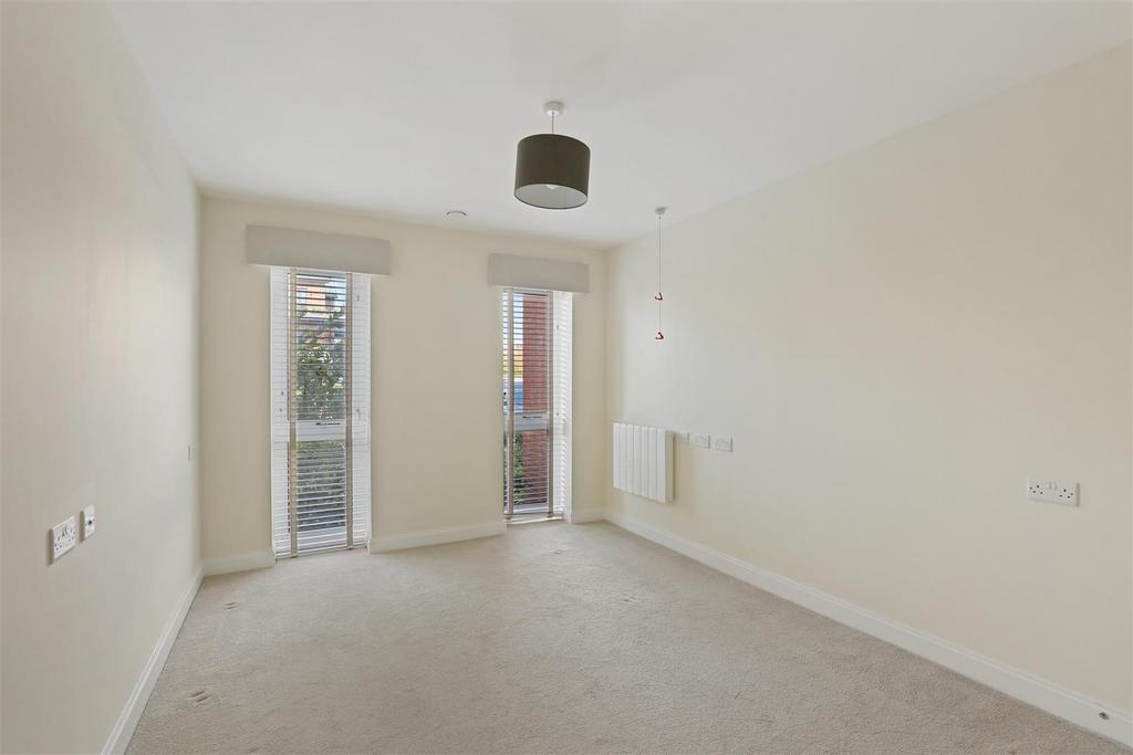 07-c4d2 CT MCSR Flat 7 Llantony Place 39 (1).JPG