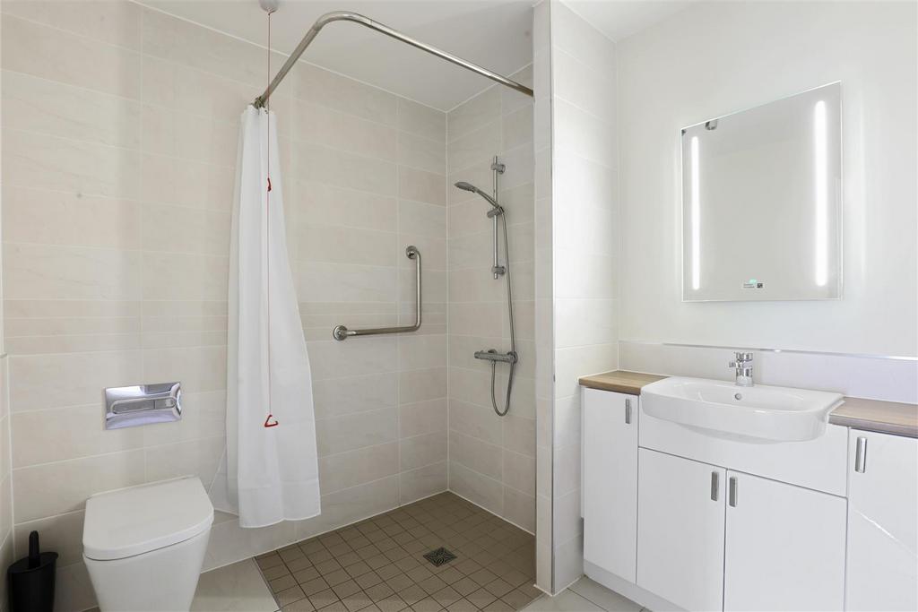 12-9fc1 CT MCSR Flat 7 Llantony Place 73 (1).JPG