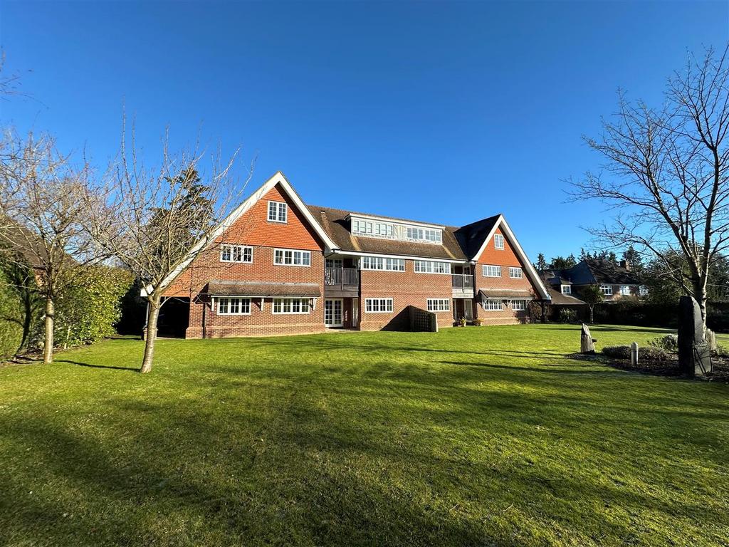 Waverley Heights, 58 Waverley Lane, Farnham 2 bed apartment for sale