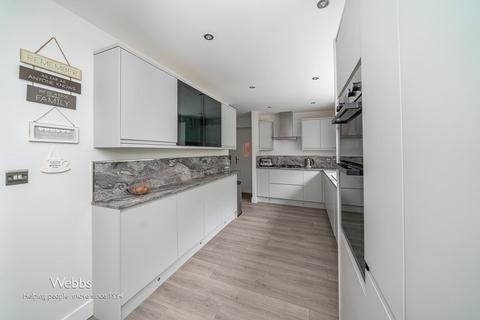 28 Bealeys Close, Walsall, WS3 2JP