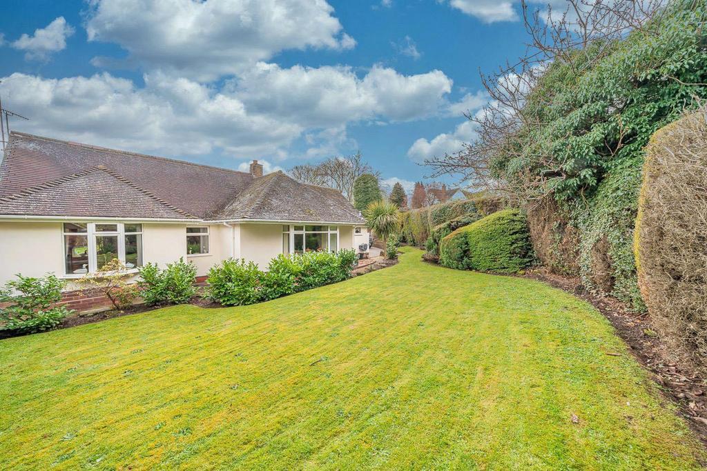 Penkridge Bank Road, Slitting Mill, Rugeley WS15 4 bed detached