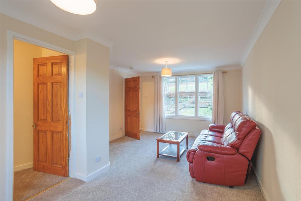100 Willowbank, Birnam, Dunkeld 3 bed semidetached house £195,000