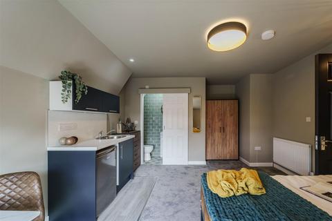 Studio to rent - Holyhead Road, Spon End, Coventry