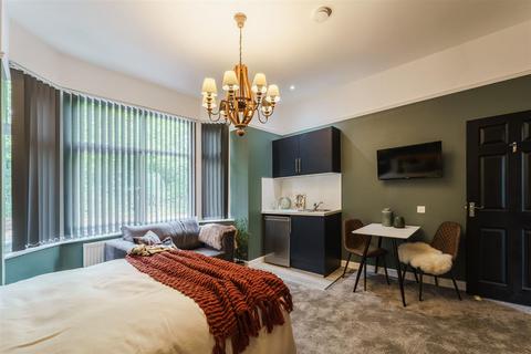 Studio to rent - Holyhead Road, Spon End, Coventry