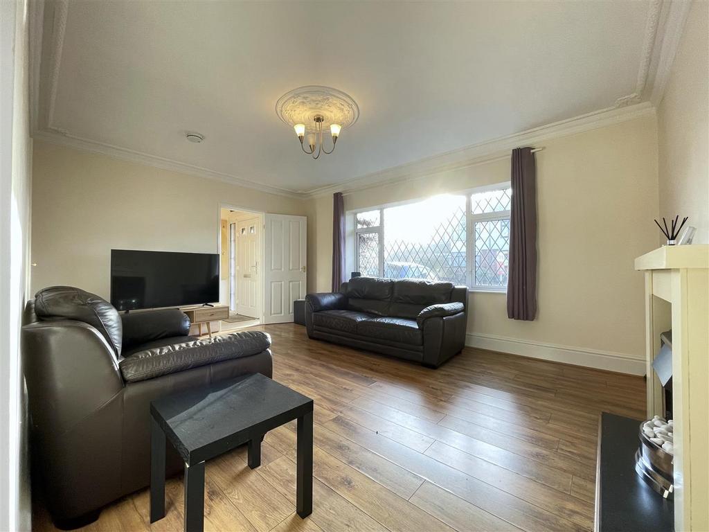 Norton Hill Drive, Walsgrave, Coventry 1 bed semidetached bungalow £