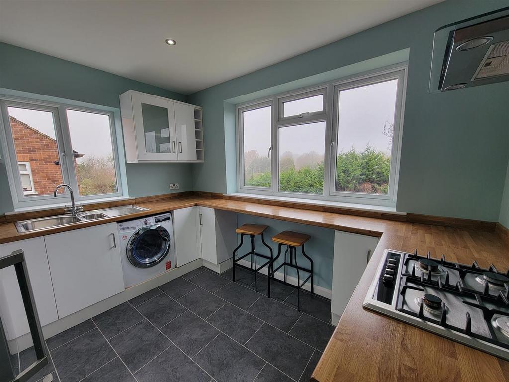 Byland Close, London 2 bed to rent £1,700 pcm (£392 pw)