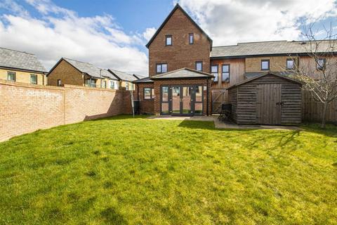 1 Echo Way, Oakgrove, Milton Keynes, MK10 9TX
