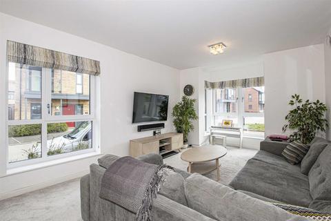 1 Echo Way, Oakgrove, Milton Keynes, MK10 9TX