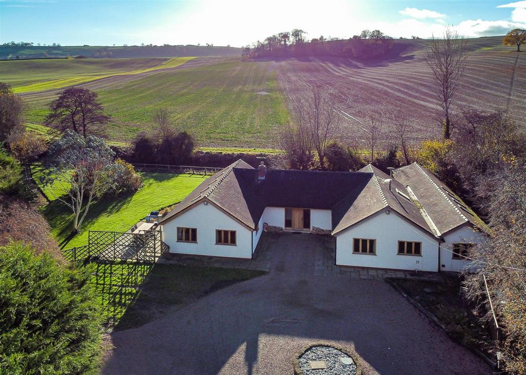 Riverside Bungalow, Muckley Cross, Acton Round, Bridgnorth 5 bed