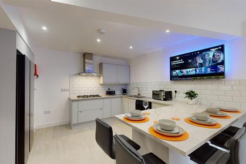6 bedroom end of terrace house to rent - Sir Henry Parkes Road, Coventry CV4