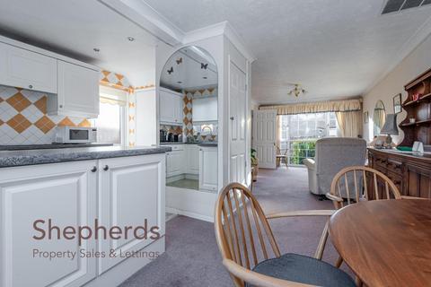 34 Silverfield, Broxbourne, EN10 6PD