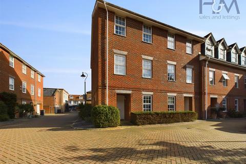 4 bedroom townhouse for sale, Howarde Court, Stevenage