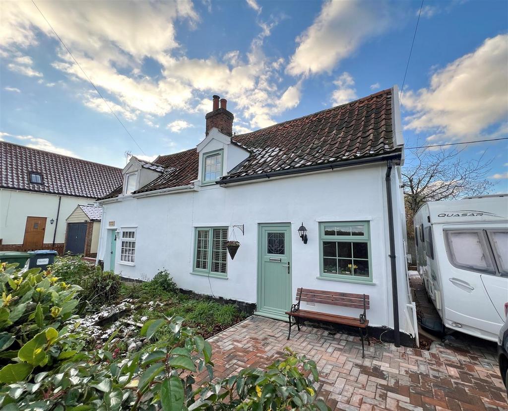 Bredfield, Woodbridge 2 bed cottage for sale £275,000
