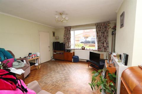 8 Wid Close, Hutton, Brentwood, CM13 1JQ