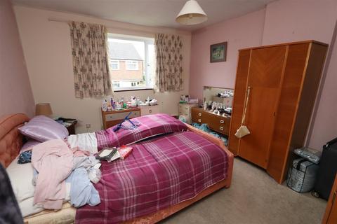 8 Wid Close, Hutton, Brentwood, CM13 1JQ