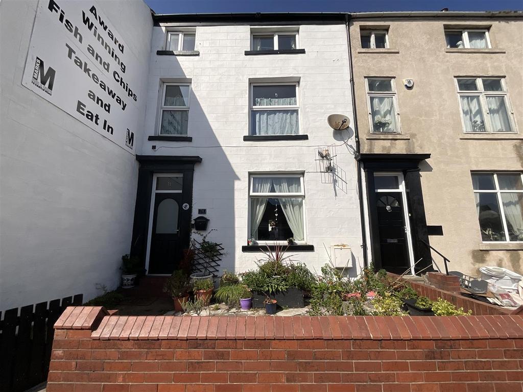 Castle Road, Scarborough 4 bed house for sale £175,000