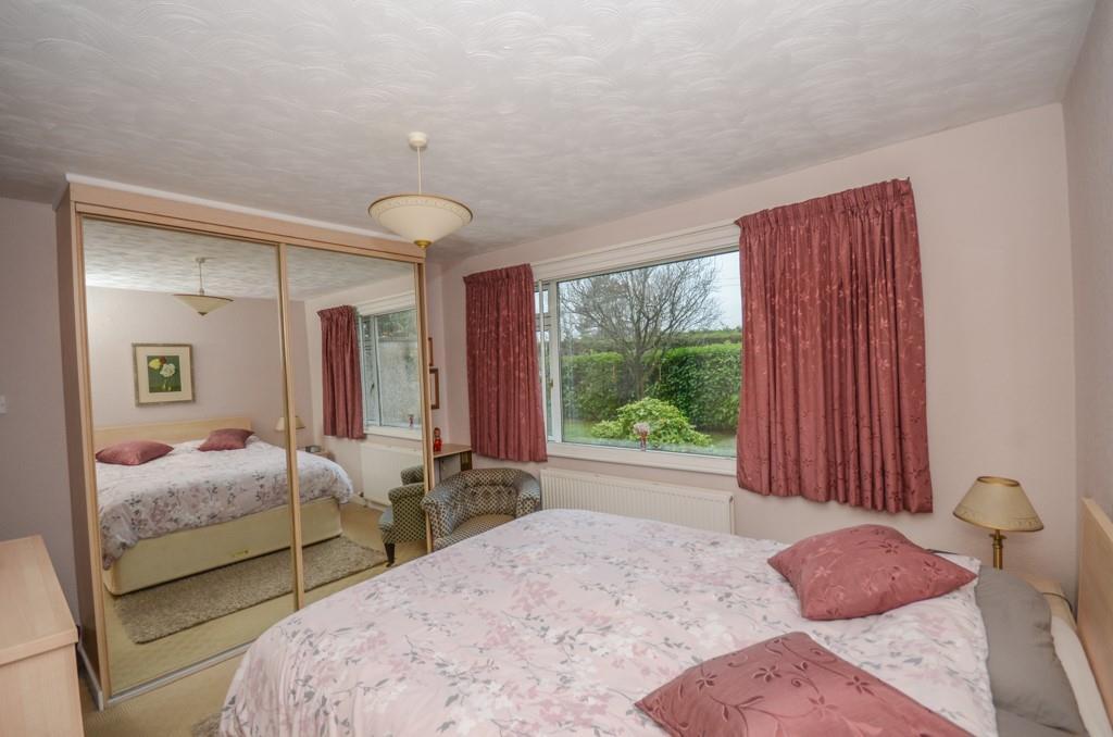 Bedroom 1 pic 2.jpg