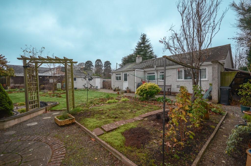 Rear garden pic 2.jpg