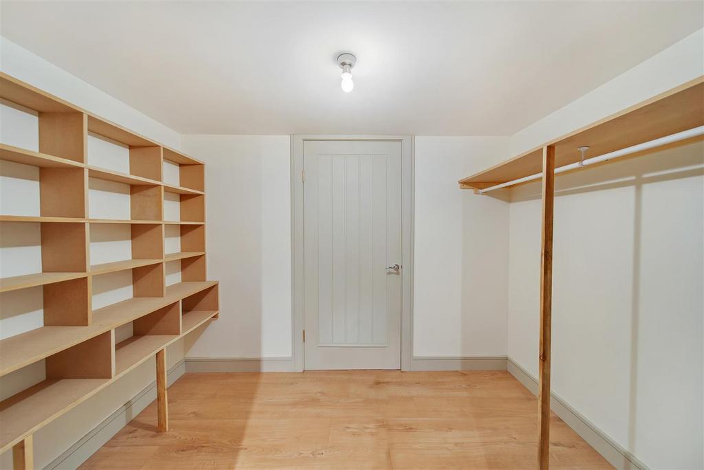 Walk in wardrobe