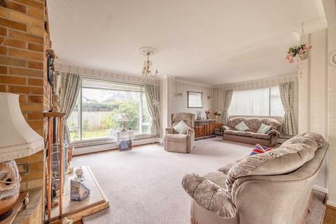 3 Old Ferry Drive, Wraysbury, Staines-upon-thames, TW19 5EH