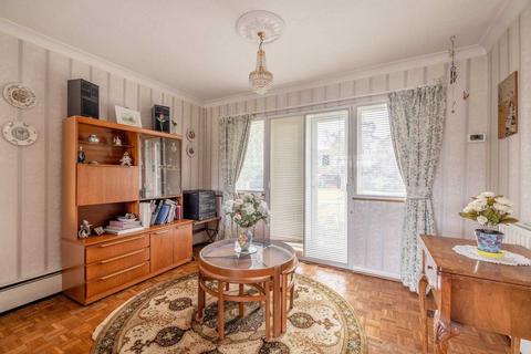 3 Old Ferry Drive, Wraysbury, Staines-upon-thames, TW19 5EH