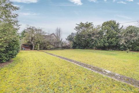 3 Old Ferry Drive, Wraysbury, Staines-upon-thames, TW19 5EH