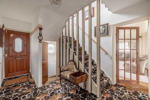 3 Old Ferry Drive, Wraysbury, Staines-upon-thames, TW19 5EH