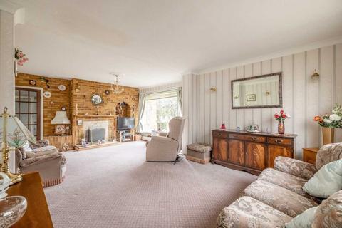 3 Old Ferry Drive, Wraysbury, Staines-upon-thames, TW19 5EH